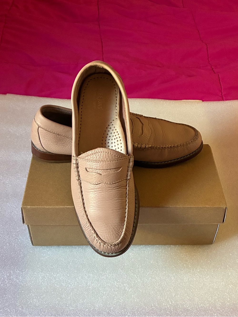 Classic Women's Handcrafted Genuine Leather Loafers in Light Pink